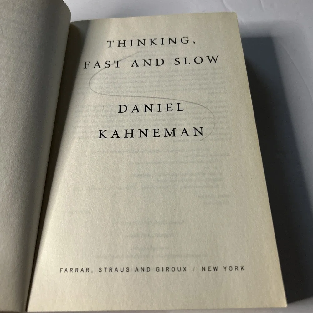 Thinking, Fast and Slow - Paperback By Kahneman, Daniel - Very GOOD No Writing